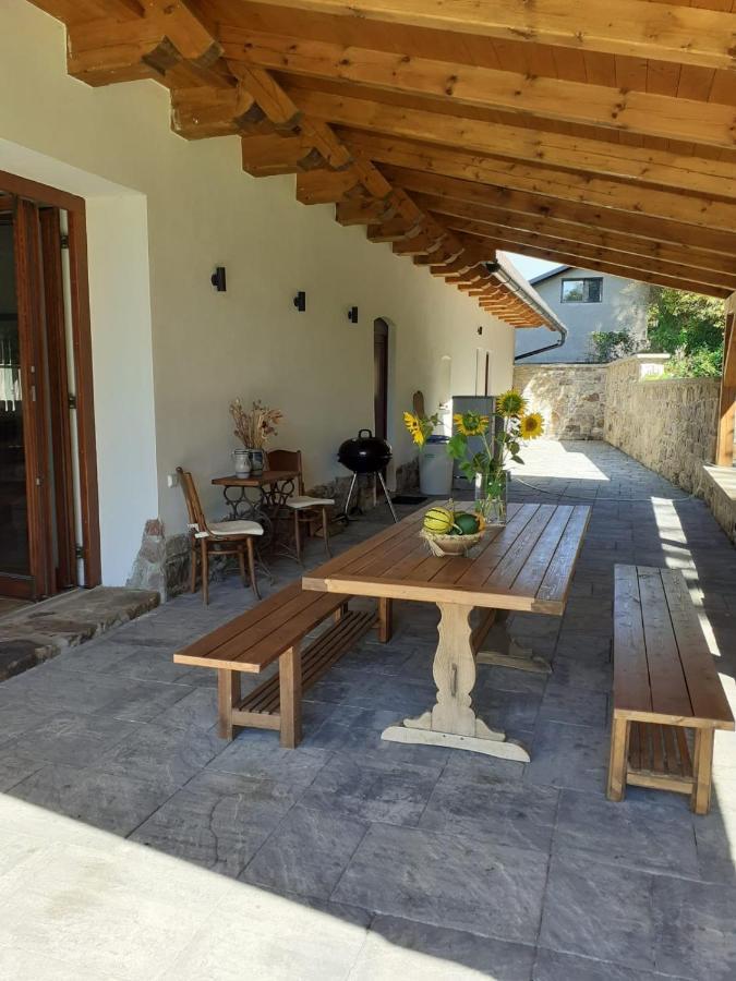 The Retreat Villa Zdarky Esterno foto