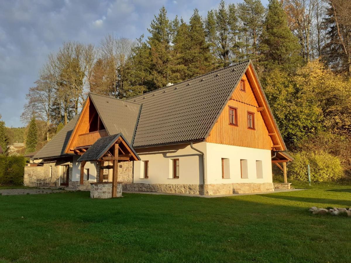 The Retreat Villa Zdarky Esterno foto