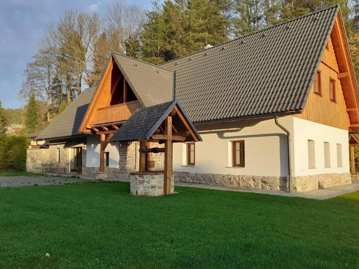 The Retreat Villa Zdarky Esterno foto