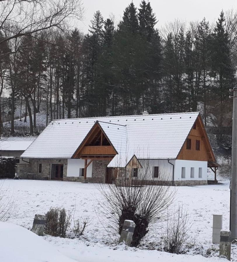 The Retreat Villa Zdarky Esterno foto